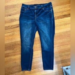 LUCKY BRAND Emma legging jeans size 18. EUC